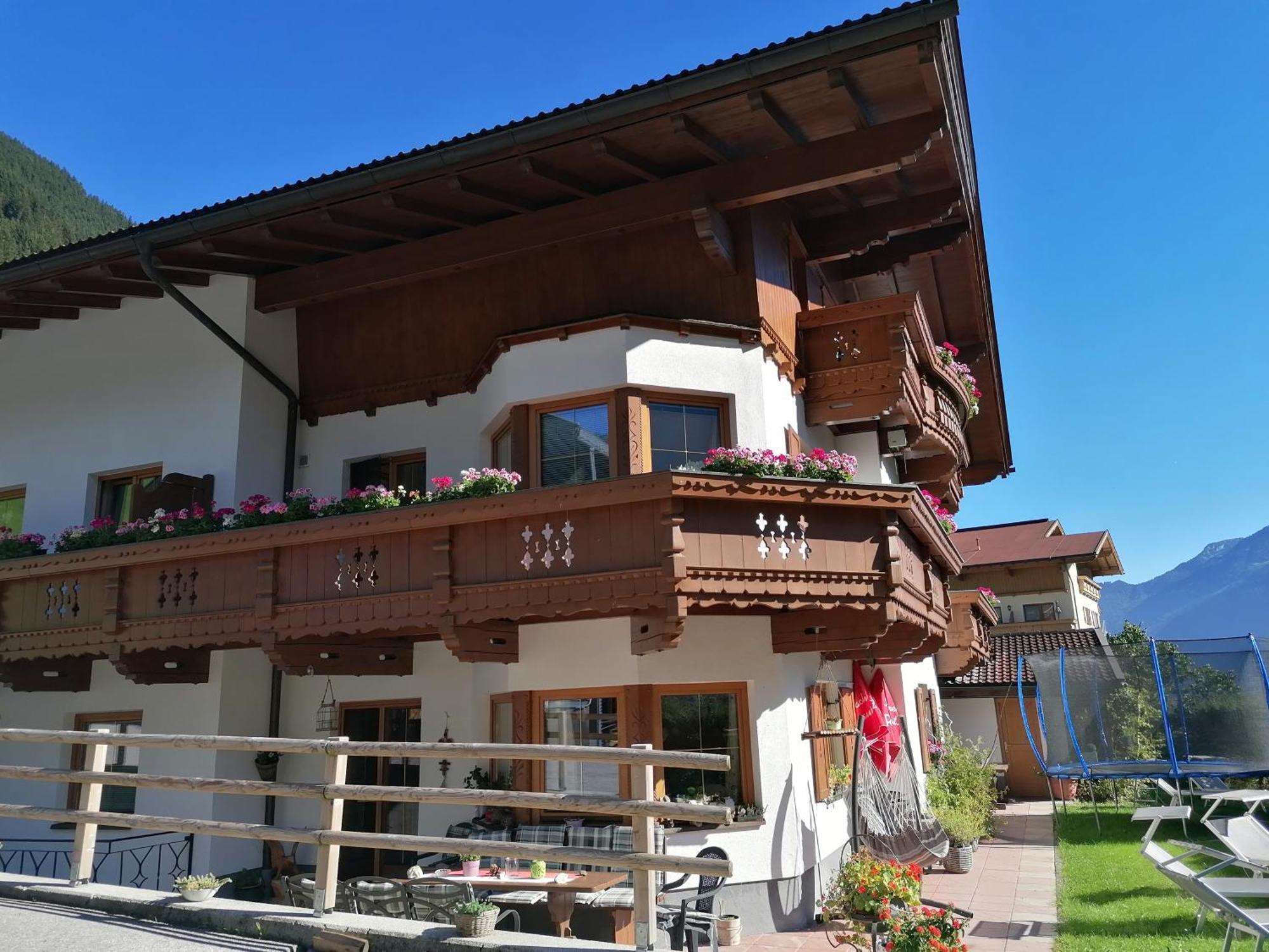 Zellerhof Apartment Финкенберг Екстериор снимка